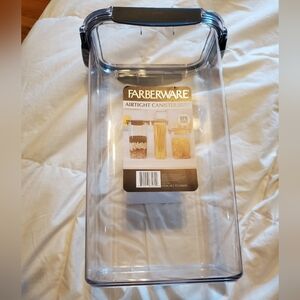 Farberware Airtight Canister with Snap Down Lid 5.3 Qts